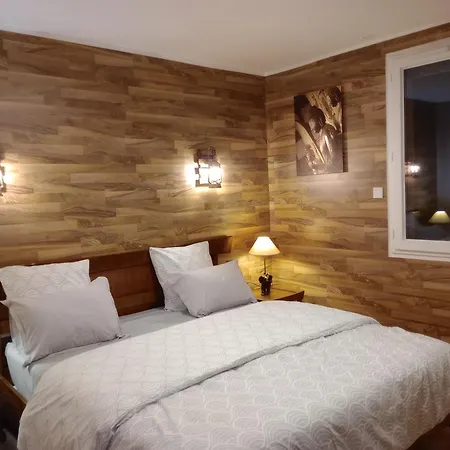 Bed & Breakfast Et Table D'hotes Au Coin De La Cite 2