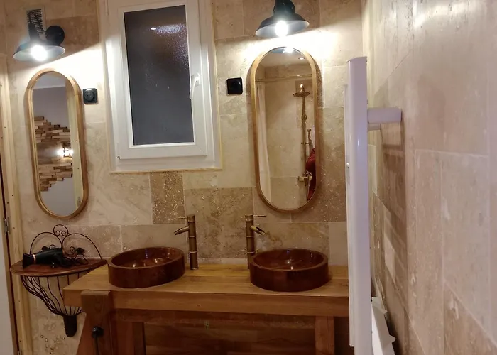 Bed & Breakfast Et Table D'hotes Au Coin De La Cite 2