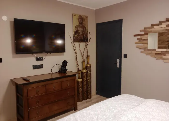 Bed & Breakfast Et Table D'hotes Au Coin De La Cite 2